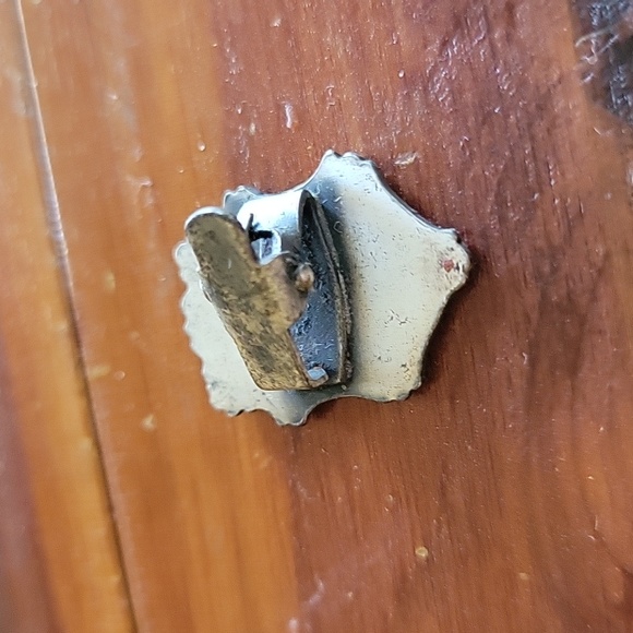 Vintage Small Collar Insignia Clip - Picture 2 of 4